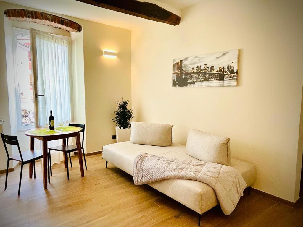Opera Apartment Сарцана Екстериор снимка